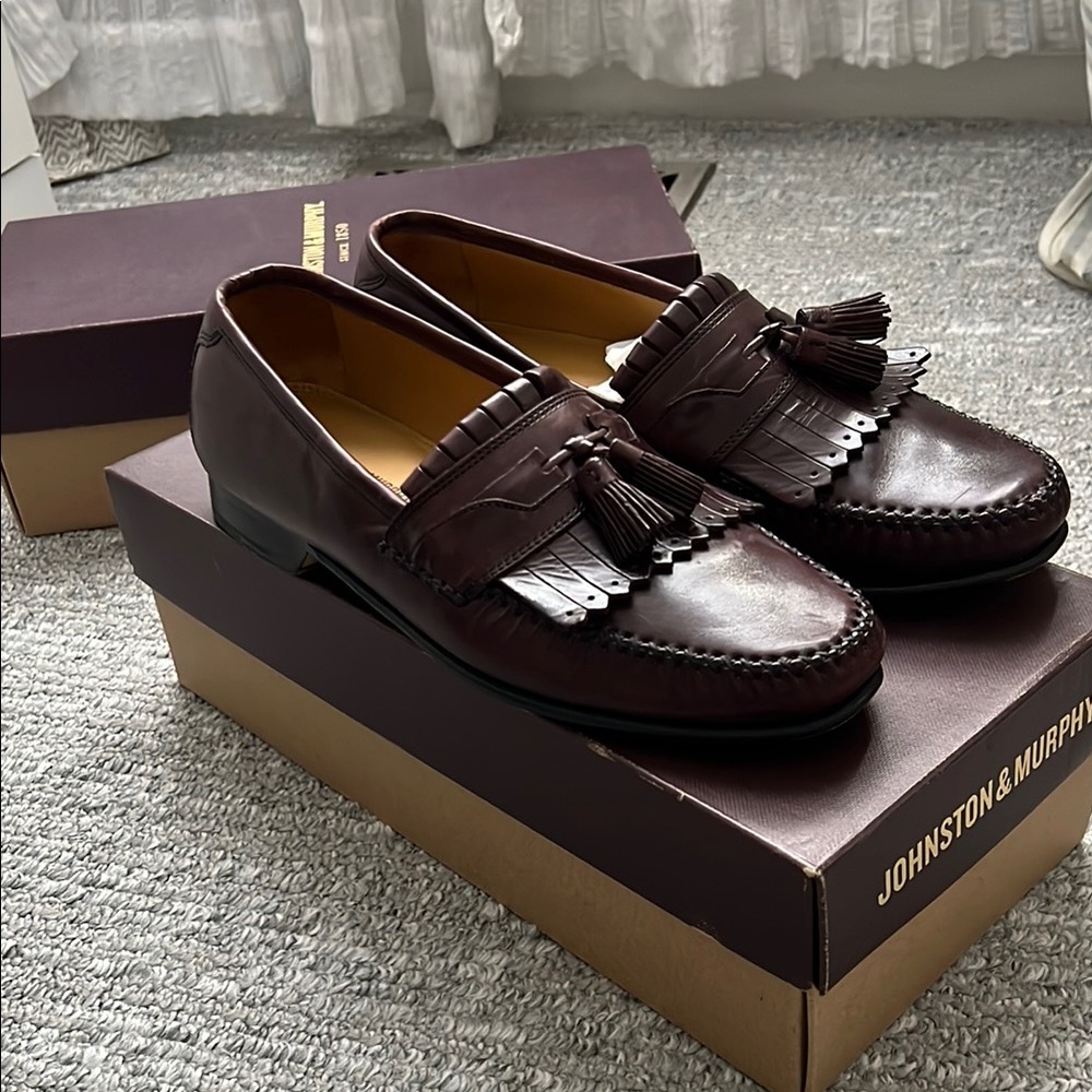 Johnston & Murphy Men's Dark Brown Tassel Loafers